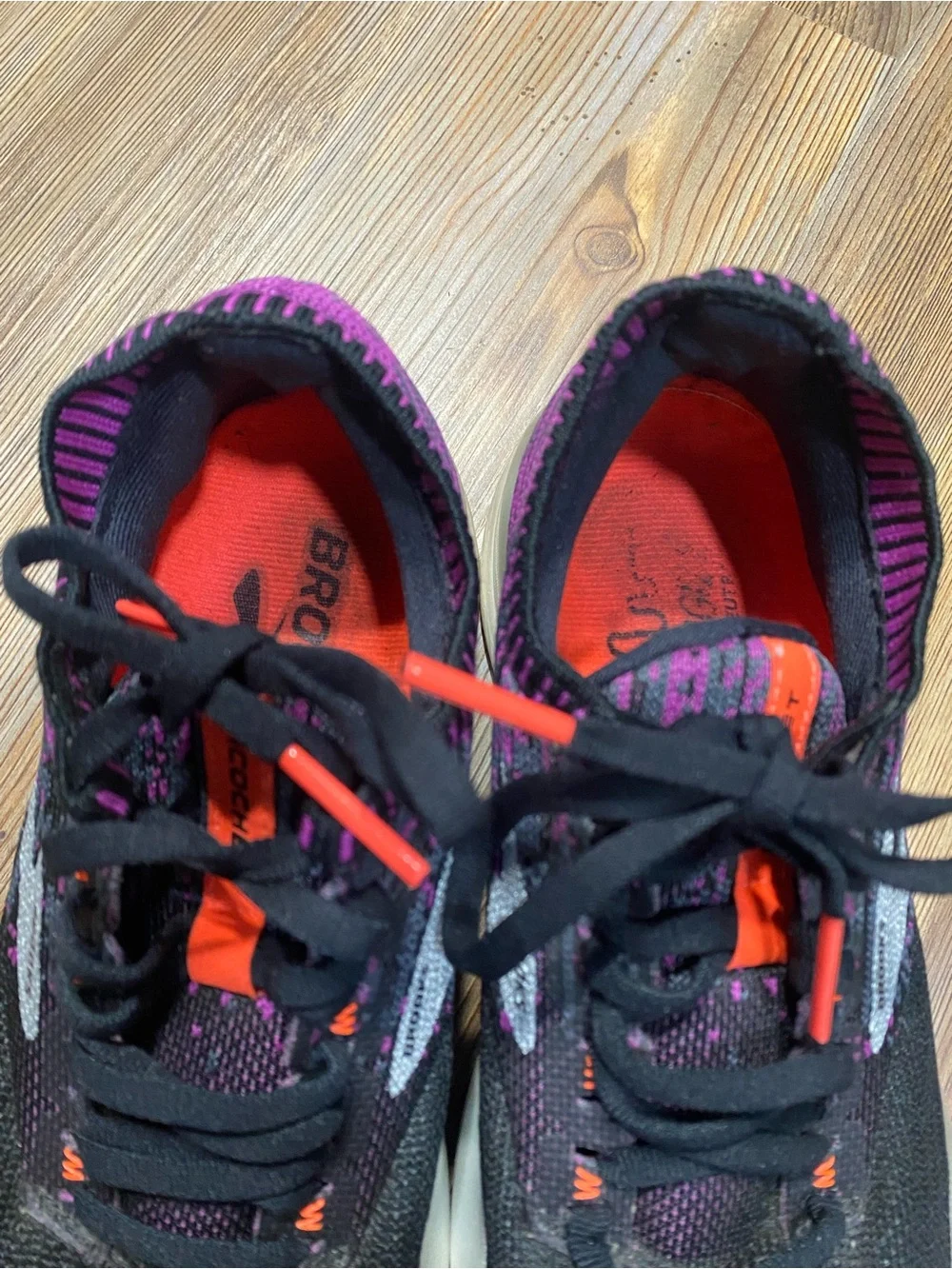 Brooks Ricochet Shoes - Picture 8 of 9